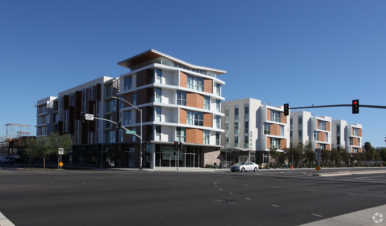 Primary Photo - The Quad-Student Housing