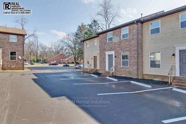 Building Photo - 2BD/1.5BA updated townhome, right by MTSU! Washer & dryer included, just $1250/mo!