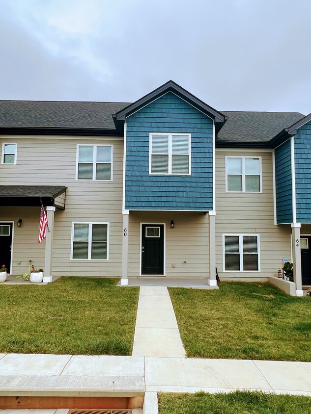 Foto principal - 3 Bedroom Townhome in Lynchburg