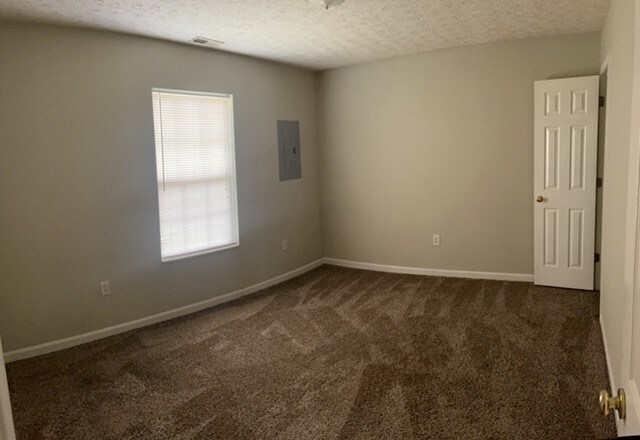 Foto del edificio - 720 Forrest Park Dr