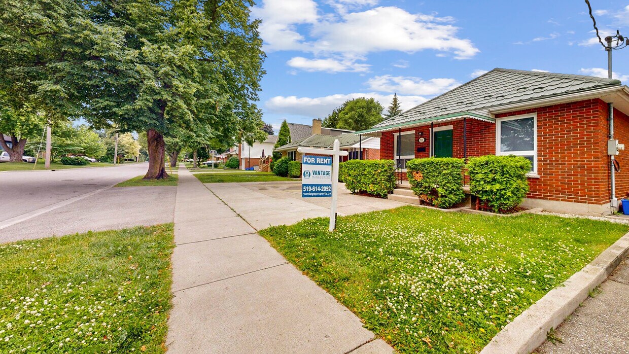 Photo principale - PRISTINE, NEWLY REOVATED ONE BEDROOM MAIN ...