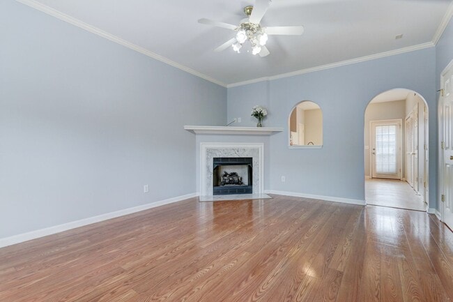 Foto del edificio - Spotless 2 bedroom townhome in Hardison Hills