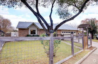 Building Photo - 6104 Bridlington Cir