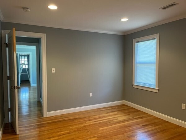 Foto del edificio - 44 S Waverly St