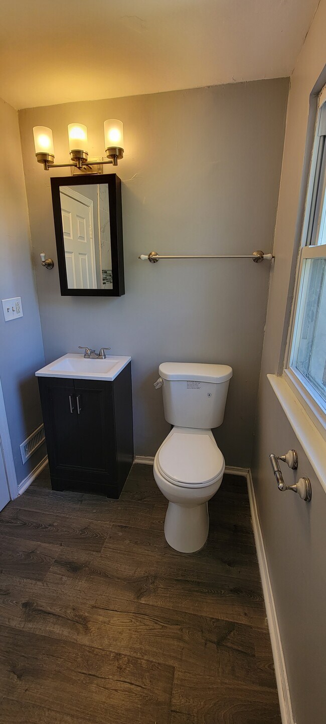 Building Photo - 4883 Melbourne Rd