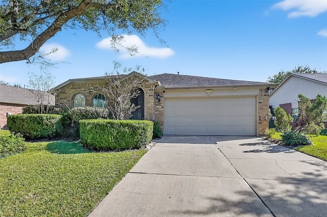 Foto del edificio - 827 Honeysuckle Vine Dr