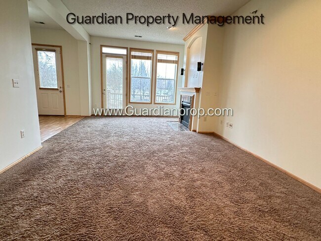 Building Photo - St Louis Park Town Home, Updated Kitchen, 2 Car Heated Garage, Walk Out Patio, Fireplace, W/D.