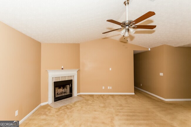 Foto del edificio - 159 Livingston Ln