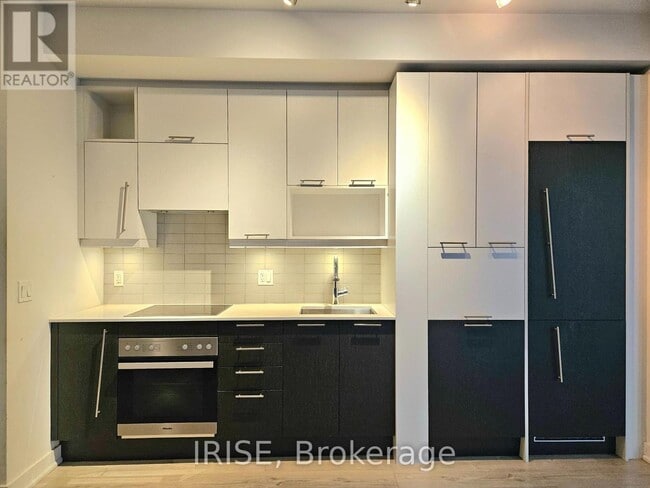 Building Photo - 30 Nelson St