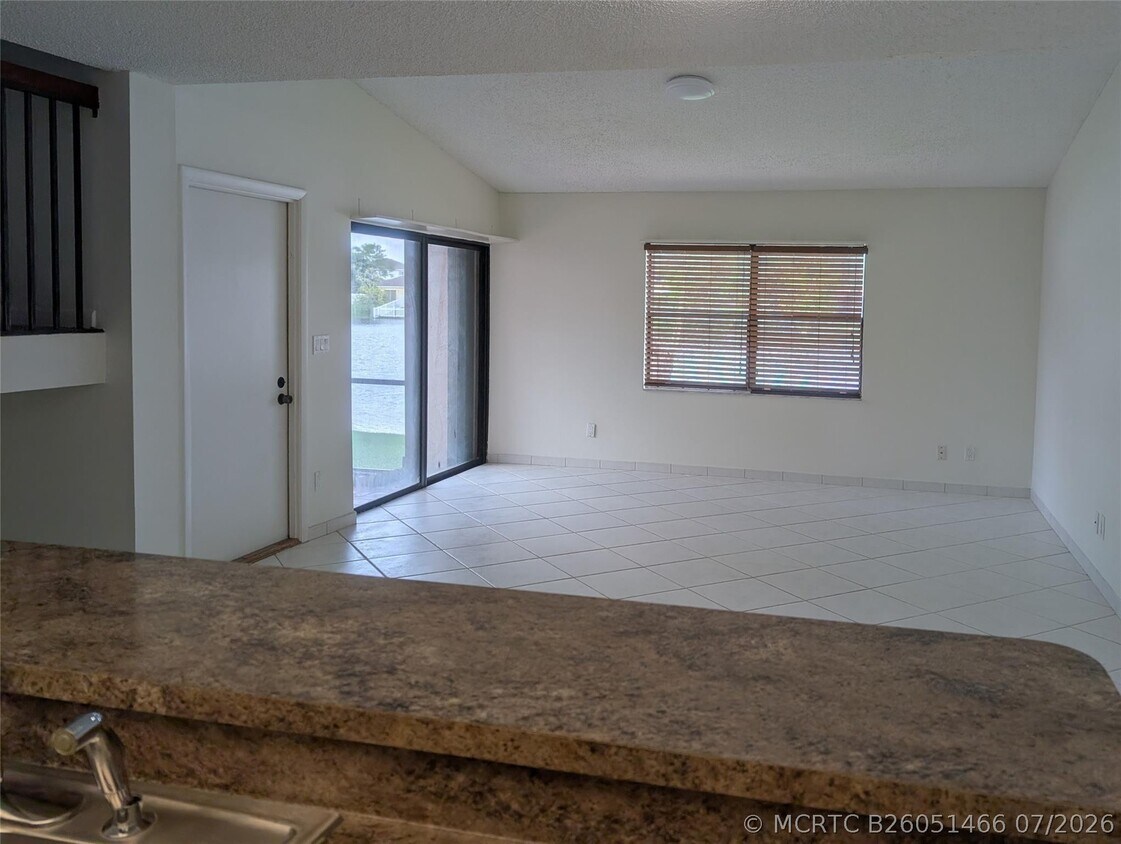 Foto del edificio - 1061 NW 122nd Terrace