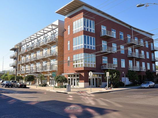 Foto principal - 2124 E 6th St