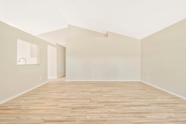 Building Photo - 5554 Regal Oak Cir
