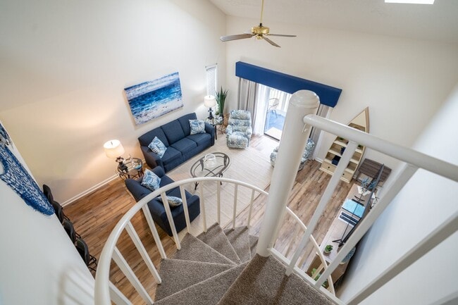 Building Photo - Furnished Seasonal Rental from Dec.1st-Mar...