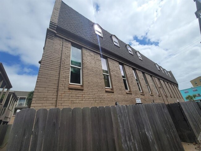 Building Photo - 215 Postoffice St