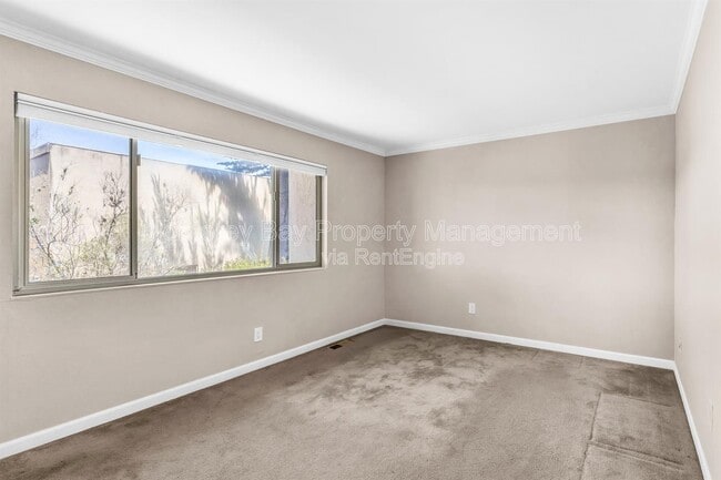 Building Photo - 3137 Seacrest Ave