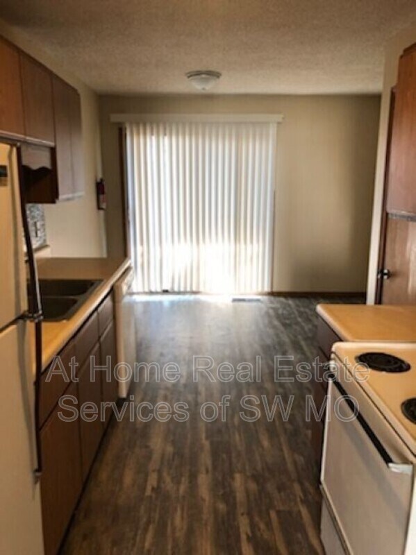 Building Photo - 720 S Kimbrough Ave