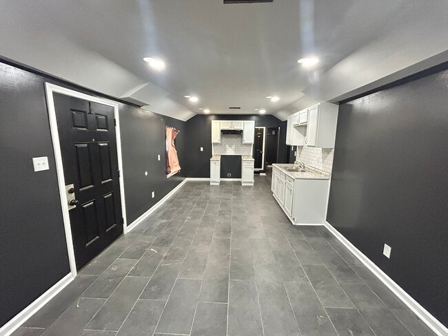 Photo - 1850 Davis Cir House