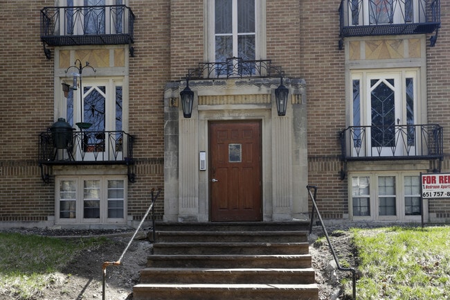 Building Photo - 3021 James Ave S