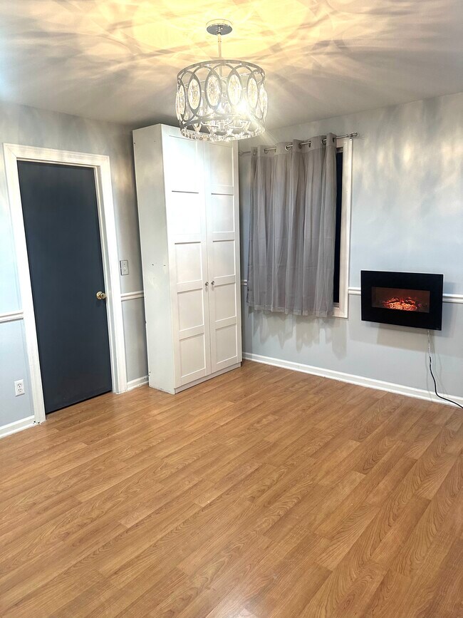 236 Main St Unit 2, Lemont, IL 60439 Apartments in Lemont, IL