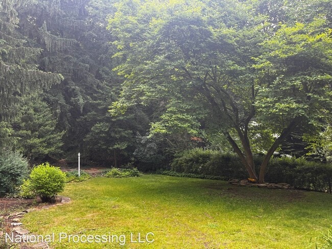 Building Photo - 5 br, 3.5 bath House - 715 North McKean St...