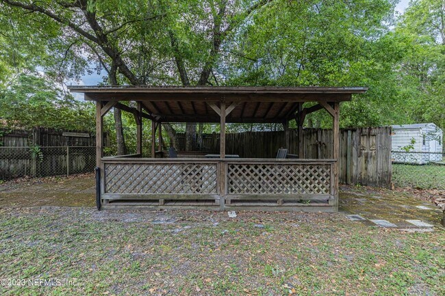 Building Photo - 9326 Old Plank Rd