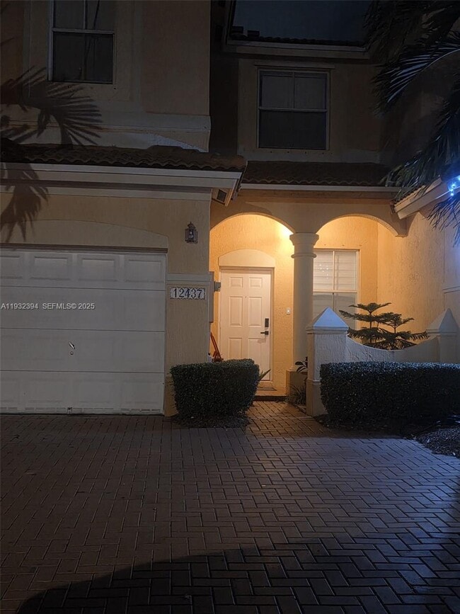 Building Photo - 12437 SW 125th Terrace