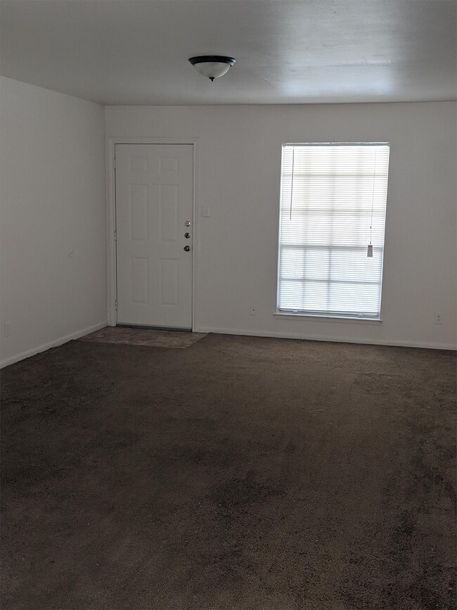 Foto del edificio - 6329 Calder Ave