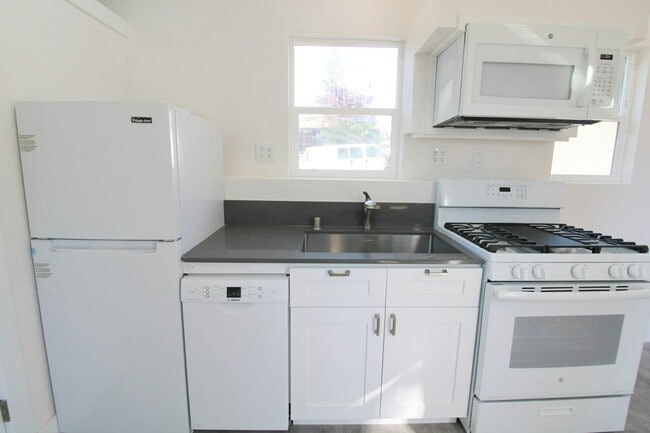 Building Photo - 21107 Damson Rd