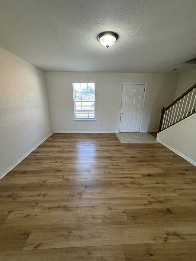 Foto del edificio - 2681-2683 E Oakbrook Dr