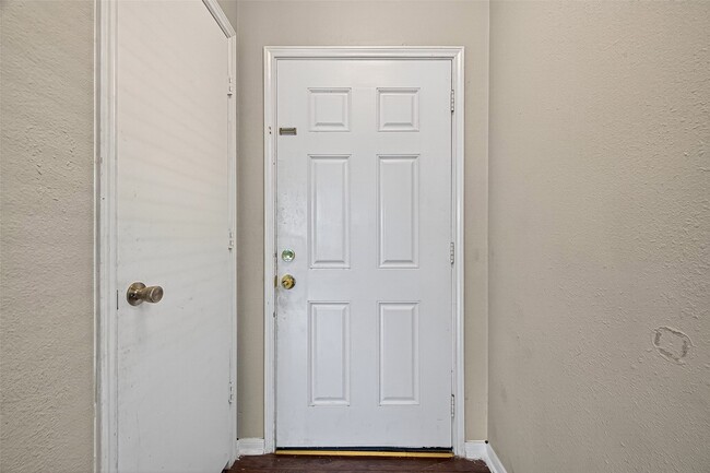 Foto del edificio - 15430 Elm Leaf Pl