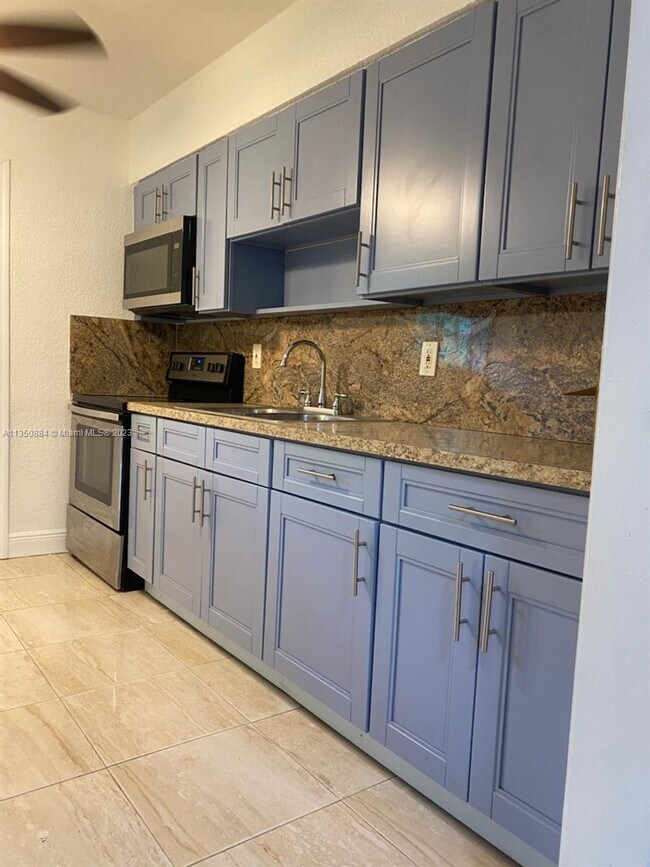 Building Photo - 1471 NE 146th St