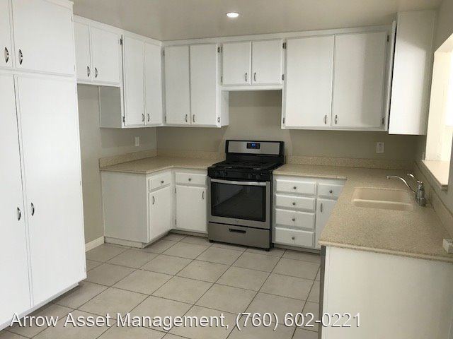 Building Photo - 3 br, 2 bath House - 1279 Temple Heights D...