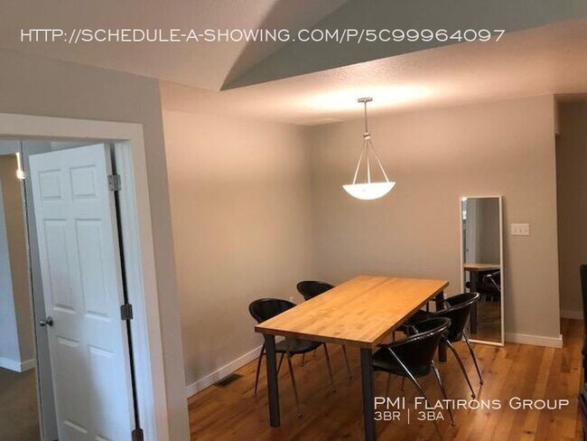 Foto del edificio - Spacious Indian Peaks Townhouse Close to L...