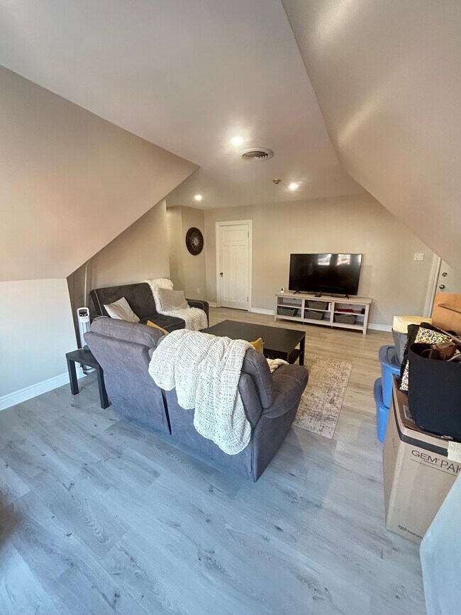 Photo du bâtiment - Spacious 1 Bed in Durand