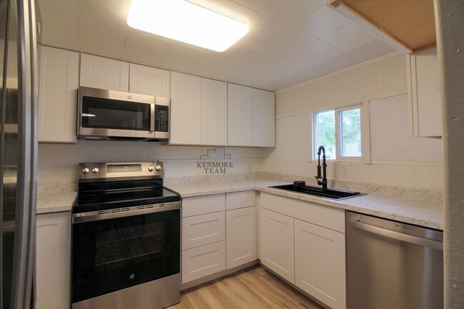 Building Photo - 3 Bed, 1 Bath Home in Central Richland