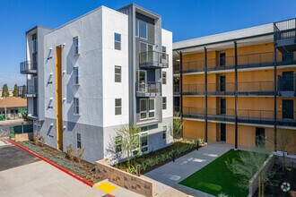 Building Photo - Azul Chula Vista