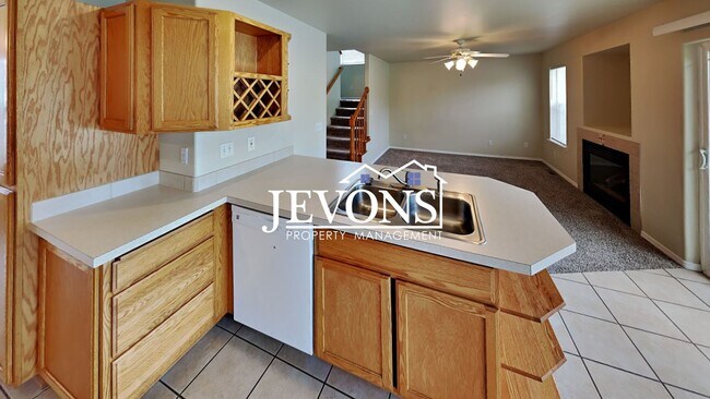 Building Photo - Enjoy this beautiful West Valley home with...