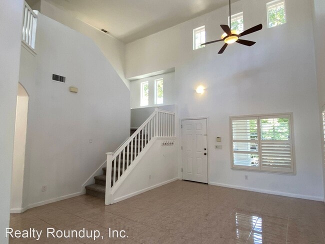 Building Photo - 3 br, 2.5 bath House - 3702 Bridlewood Cir