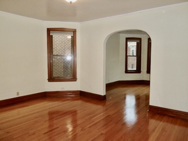 Building Photo - 3733 N Oakley Ave