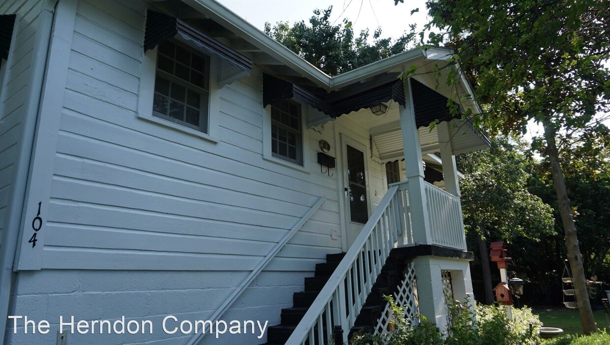Primary Photo - 2 br, 1 bath House - 104 E. Alden Avenue