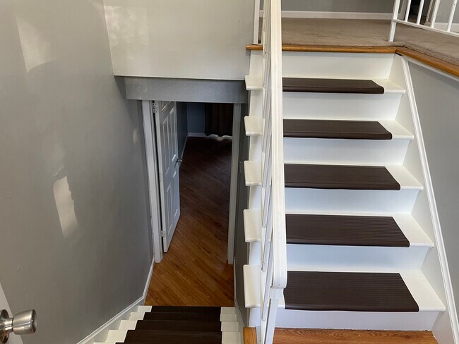 Foto del edificio - 1321 Grandview Dr