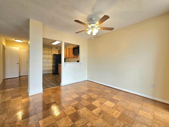 Foto del edificio - 2059 Huntington Ave