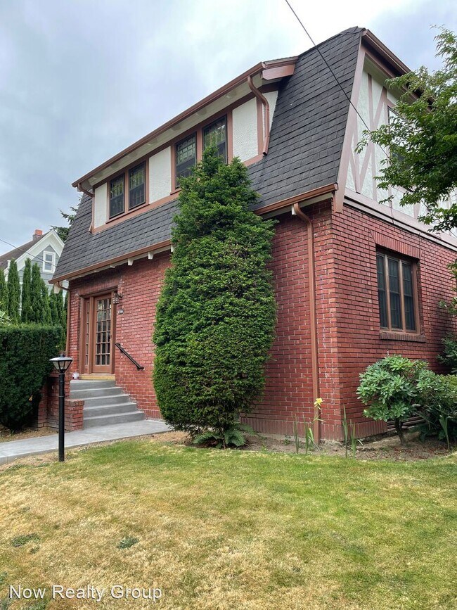 Building Photo - 3 br, 2 bath House - 2706 NE Hancock