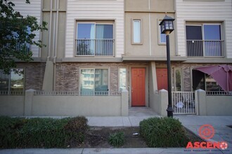 Building Photo - 1300 R St