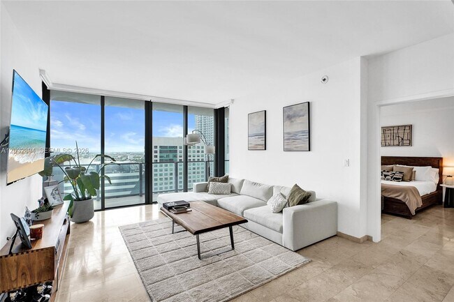 Foto del edificio - 88 SW 7th St