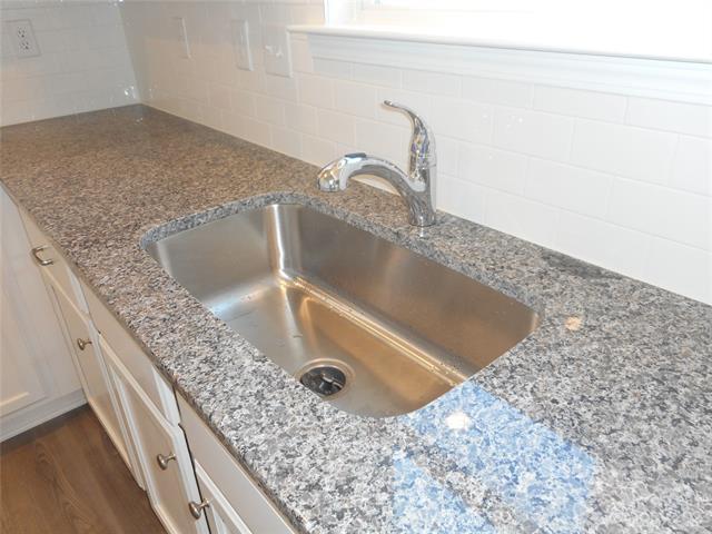 Foto del edificio - 5022 Markfield Ln