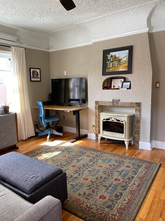 Primary Photo - 711 NE Randall Ave