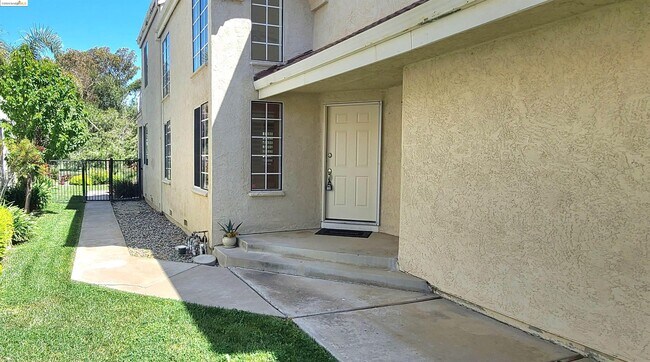 Foto del edificio - 2771 Cherry Hills Dr
