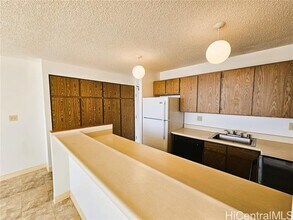 Building Photo - 98-402-402 Koauka Loop
