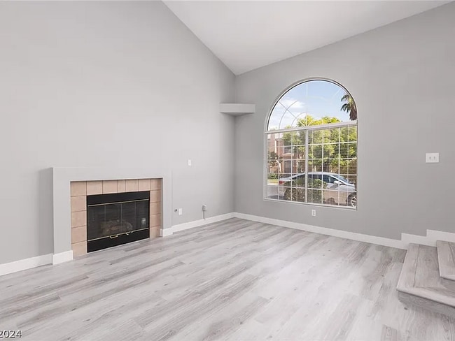 Building Photo - 8437 Majestic View Ave